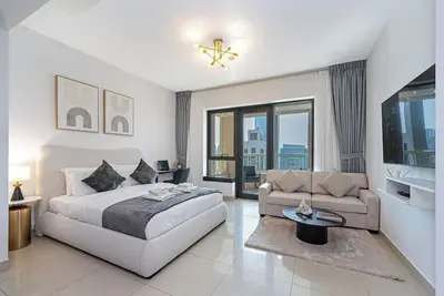 Image de Elegant Studio | Balcony and Sofa Bed I Downtown