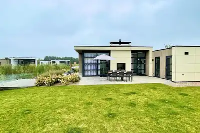 Image de \"Luxurious Chalet Waterlijn: your dream vacation on the IJssel! \"