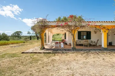 Image de Charmante maison de campagne avec grand jardin privé près d'Orosei