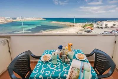 Image de Appartement avec vue imprenable sur la mer Ă Porto Torres