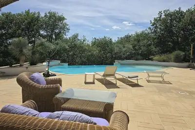 Image de Villa T6 en Ardèche avec Piscine et Animaux Acceptés