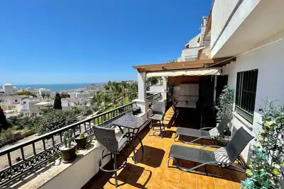 Image de Beautiful apartment with sunny terrace, fantastic views in Torremolinos centre
