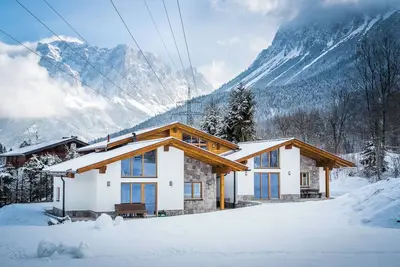 Image de Fantastic chalets on the edge of the forest with their own infrared cabin. Near the ski slope