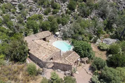 Image de Bergerie avec piscine à 5m de la plage de Palombaggia - 6 couchages