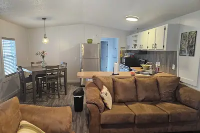 Image de Serene and newly remodeled - Great place to rest your head in Ash Flat