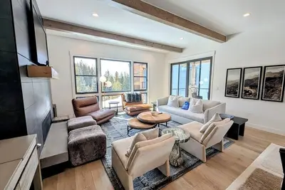 Image de New Luxury Build, Private Hot Tub, walk to slopes