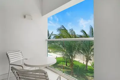 Cozy 2br Condo! Resort Style Pool!