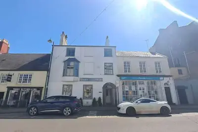 Image de Grade 2 Listed Spacious Town House in Beaumaris |Pass the keys