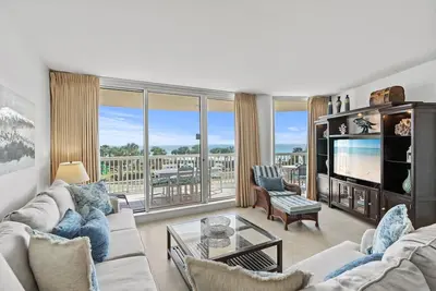 Image de Large Beachfront Balcony, 2 Suites, Lagoon Pool