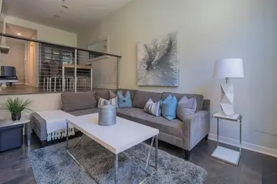 Image de Luxury 3 Bd \/ 3 Ba Townhome in Heart of La Jolla Village