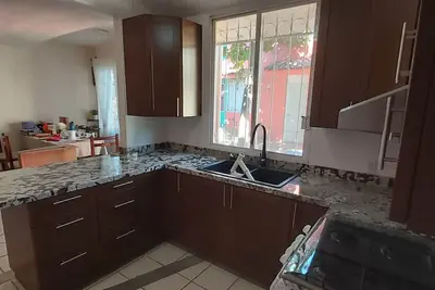Image de Spacious 4-bedroom townhome with  Ac \"master bedroom only\" in San Vicente