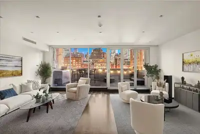 Image de Tribeca Sky Residence: A Penthouse Masterpiece Beyond Compare