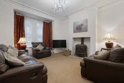 Image de New! 5br in Queens Street