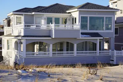 Image de Surf City Escape! Charming 4-bedroom Oceanfront - New Rental Listing