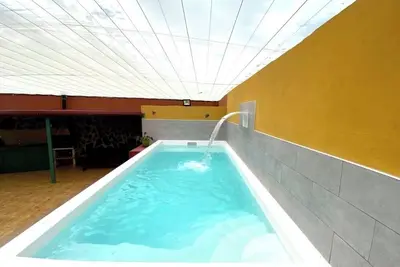 Image de Entire cottage (wifi, pool and private barbecue)