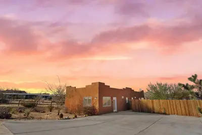 Image de Desert Casita in the Heart of Joshua Tree - Wifi, W\/D, 2bed\/2bath Walk to town!