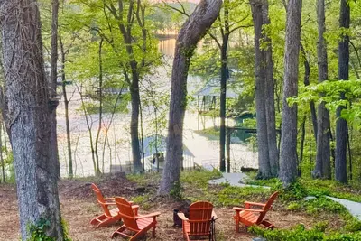 Image de Lake Hartwell Waterfront w/Dock, Waterfall, Gameroom, Firepit, Pets, Fenced Yard