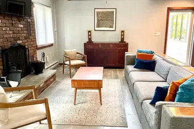 Image de 3-bedroom house in serene Saw Creek Estates with WiFi, Ac, access to pools, lake