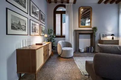 Image de Two bedroom apartment in an Historic Palace