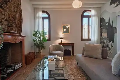 Image de Two bedrooms apartment in an Historic Palace