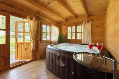 Image de Appartement \"Piano Primo\" avec piscine partagée, Wi-Fi et climatisation