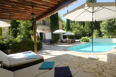 Image de Villa 'Le Clos De La Tour Cassis' avec vue montagne, terrasse privée et Wi-Fi
