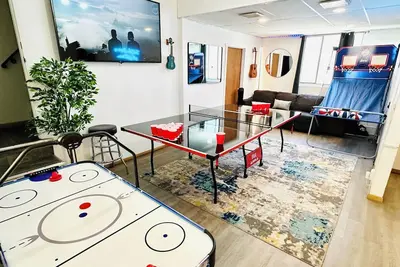 Image de Bachelor Hq: Game Room, Hot Tub, Patio, Gazebo, 420ok. 4th Night Free!