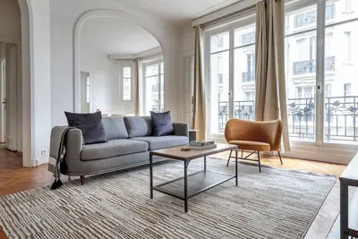 Image de Blueground | Passy, balcony & elevator, nr Seine