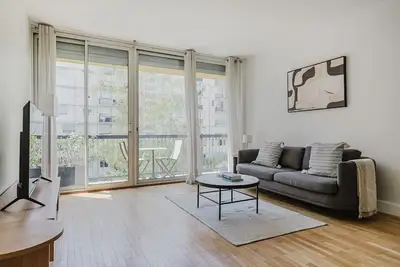 Image de Blueground | Ternes, near Paris attractions