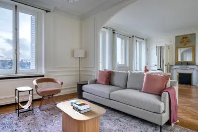 Image de Blueground | Odéon, balcony & elevator, nr garden