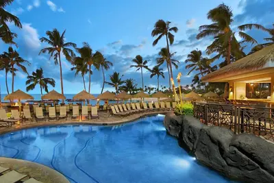 Image de 𝐅𝐢𝐧𝐝𝐢𝐧𝐠 𝐌𝐞𝐢𝐥𝐢 Gorgeous Beachfront KoOlina Club Resort+Amenities. 2br