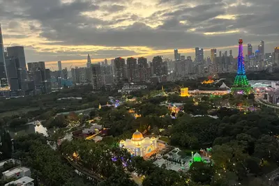 Image de Southern 26th floor 3 Bed with gorgeous views of Window of the World Shenzhen