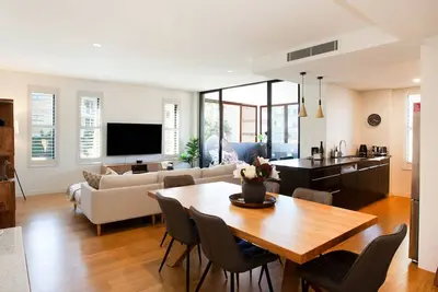 Image de Stylish Serenity, Mosman I90