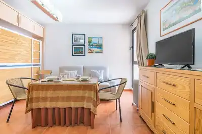 Image de The studio apartment \"Monte Gorbea 4 E\" is located in Sierra Nevada and offers direct access to