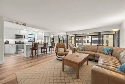 Image de Kings Crown 212: Updated Condo Just Steps to Beach