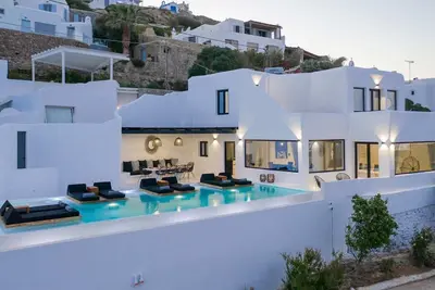 Image de Modern Villa with Jacuzzi in Psarou Village