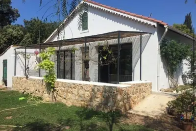 Image de villa proche mer et centre ville, parfaite pour un séjour en famille
