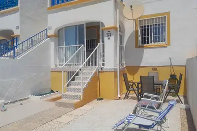Image de Cosy 2 Bed Apartment to rent in La Florida, Playa Flamenca, Torrevieja.