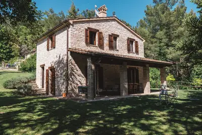 Image de Villa Petra Marche - Piscina e giardino privato a pochi Km da spiagge Adriatiche