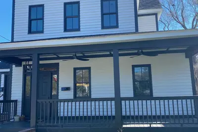 Image de Historic, Fully-renovated 3-bedroom Flat in the Heart of Downtown Wilmington