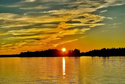 Image de Private West-Facing Lakeside Retreat Canadian Shield Shoreline, Stunning Sunsets
