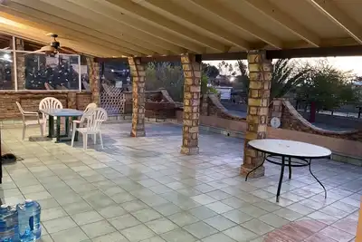 Image de Charming 2-bedroom house one block to beach 5 minutes to town