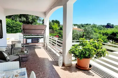 Image de A 5-minute walk to the beautiful sandy beach