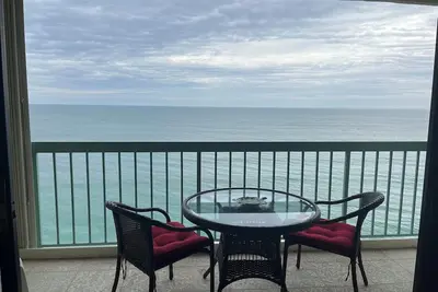 Image de Tranquil 2-bedroom condo on South Hutchinson Island with fantastic views.