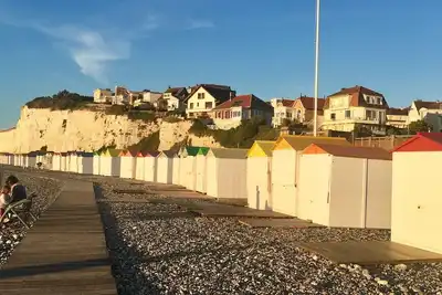 Image de Charmante maison proche de la plage, parfait pour les promenades en bord de mer.