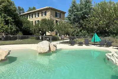 Image de La Bastide des Princes - 7 chambres avec salle d'eau - 2 Piscines int et ext