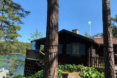 Image de Secluded gem on an island in the Stockholm archipelago, forest plot and private jetty,