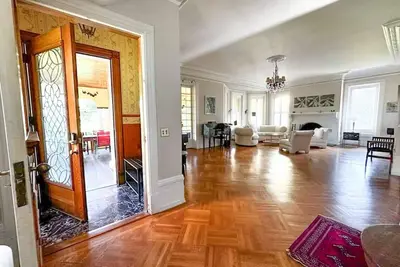 Image de Charming large Victorian in historic Newburgh