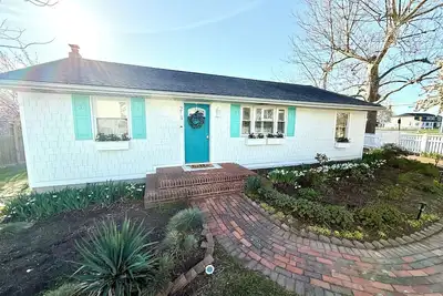 Image de Dog Friendly! Booking 2026! ! Sleeps7, 1 mile 2 beach