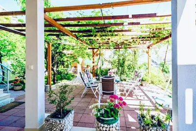 Image de Charming beach house with terrace, balconies, surrounded by nature
